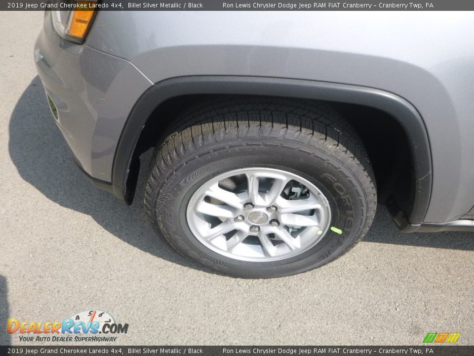 2019 Jeep Grand Cherokee Laredo 4x4 Billet Silver Metallic / Black Photo #2