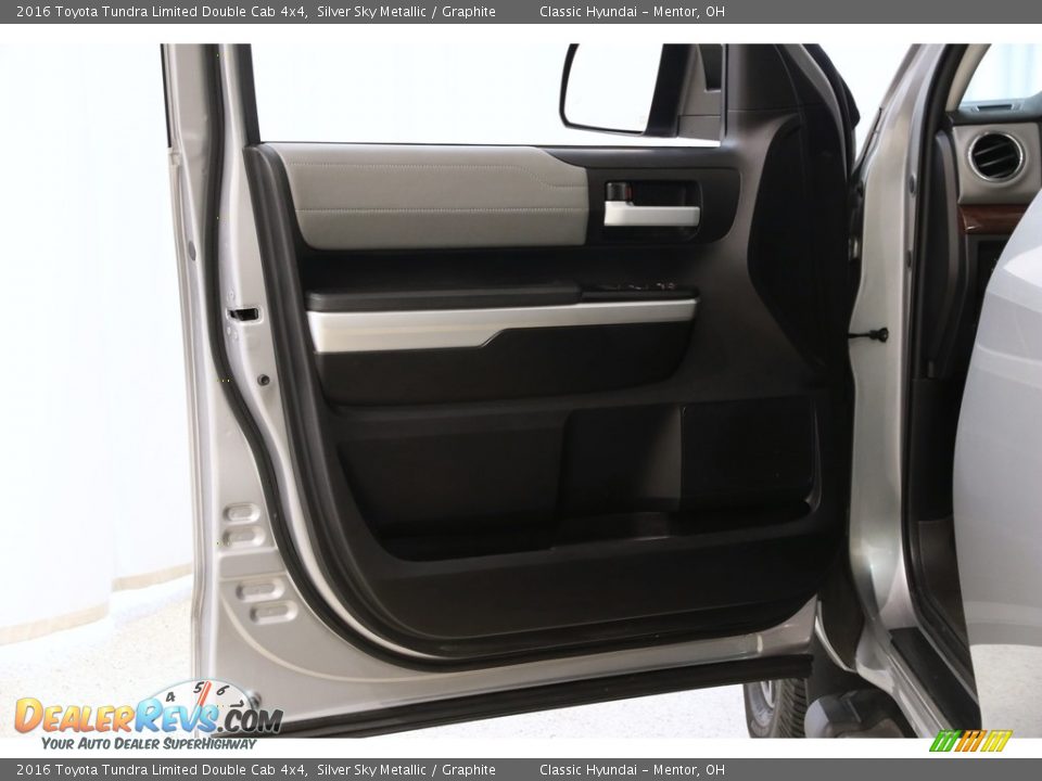 2016 Toyota Tundra Limited Double Cab 4x4 Silver Sky Metallic / Graphite Photo #4
