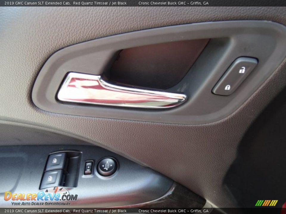 Controls of 2019 GMC Canyon SLT Extended Cab Photo #14