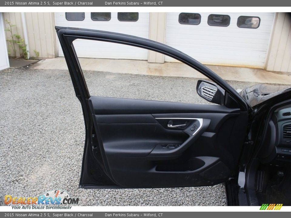 2015 Nissan Altima 2.5 S Super Black / Charcoal Photo #9