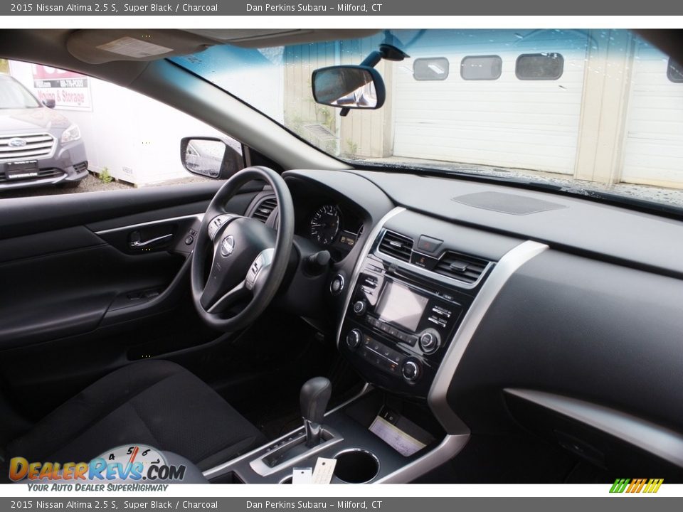 2015 Nissan Altima 2.5 S Super Black / Charcoal Photo #15