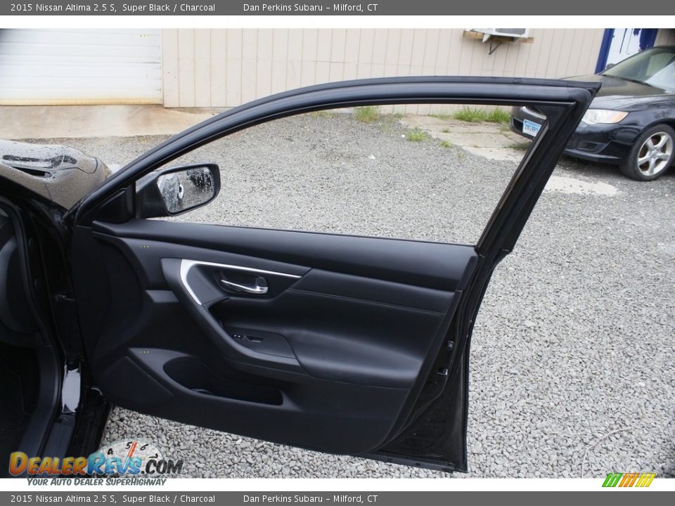 2015 Nissan Altima 2.5 S Super Black / Charcoal Photo #16
