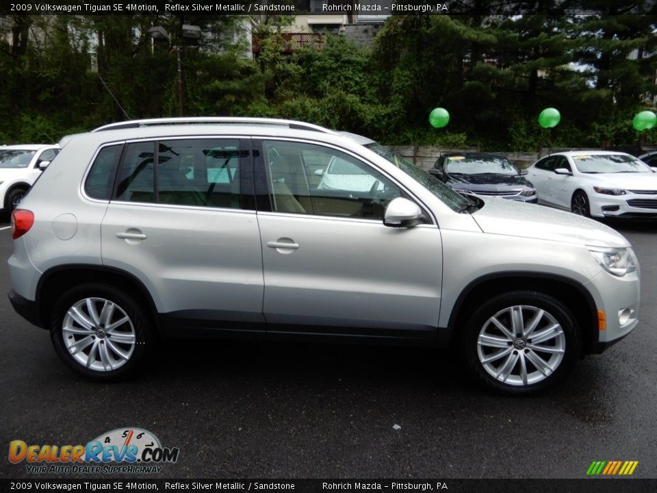 2009 Volkswagen Tiguan SE 4Motion Reflex Silver Metallic / Sandstone Photo #2