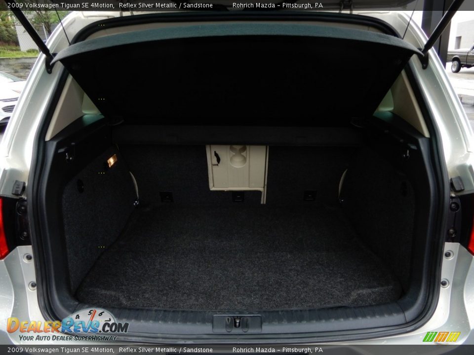2009 Volkswagen Tiguan SE 4Motion Reflex Silver Metallic / Sandstone Photo #17