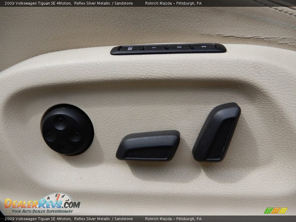 2009 Volkswagen Tiguan SE 4Motion Reflex Silver Metallic / Sandstone Photo #21