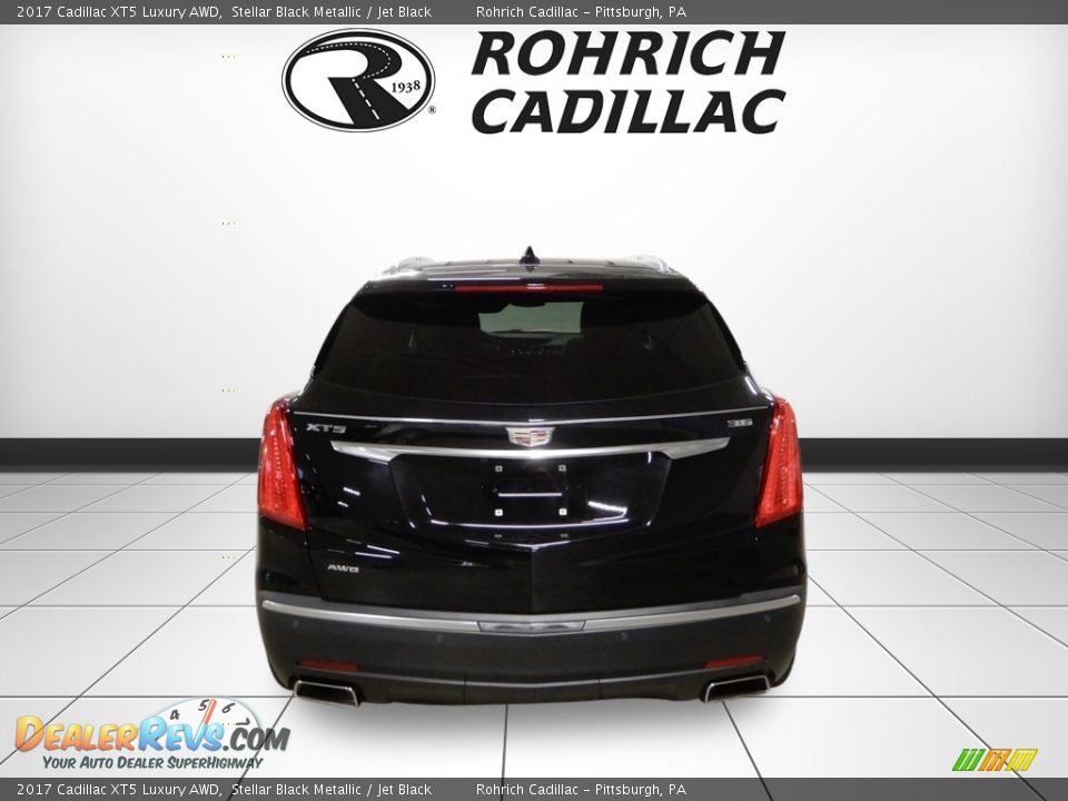 2017 Cadillac XT5 Luxury AWD Stellar Black Metallic / Jet Black Photo #4