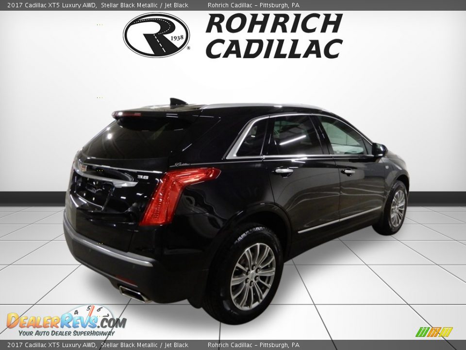 2017 Cadillac XT5 Luxury AWD Stellar Black Metallic / Jet Black Photo #5