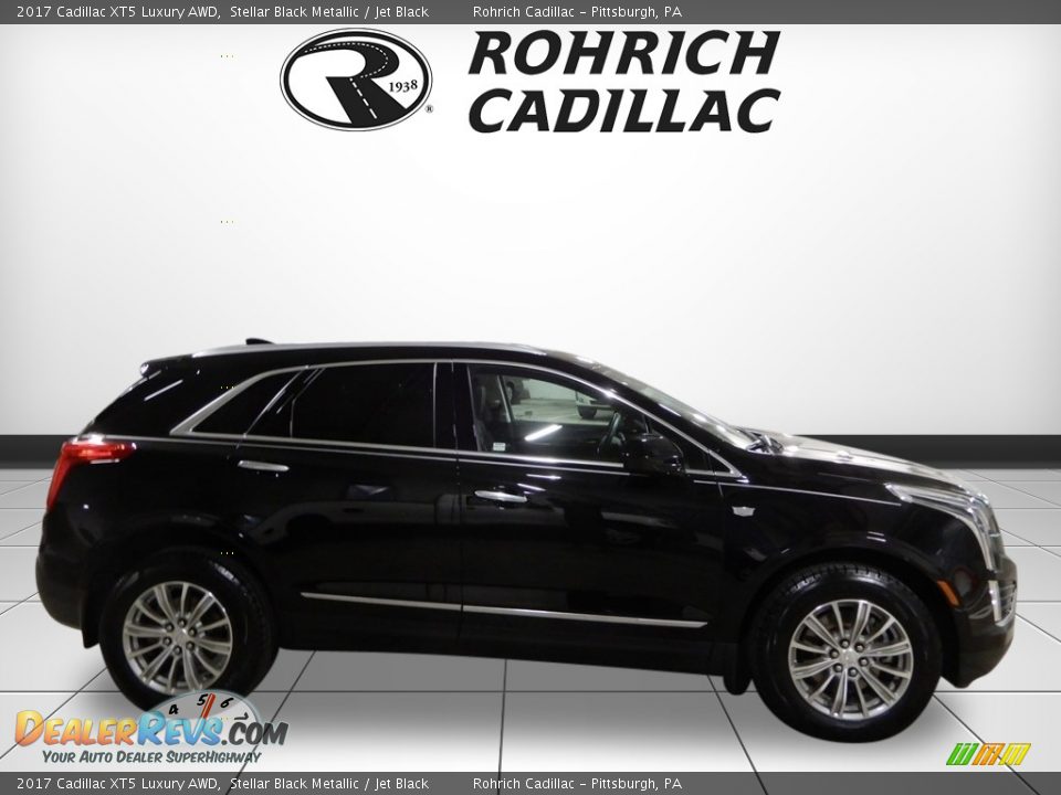 2017 Cadillac XT5 Luxury AWD Stellar Black Metallic / Jet Black Photo #6