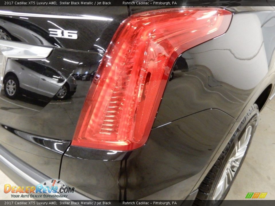 2017 Cadillac XT5 Luxury AWD Stellar Black Metallic / Jet Black Photo #11