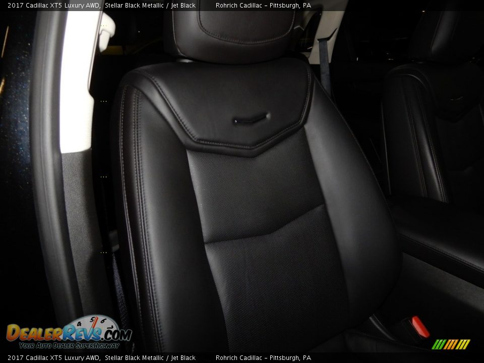 2017 Cadillac XT5 Luxury AWD Stellar Black Metallic / Jet Black Photo #19