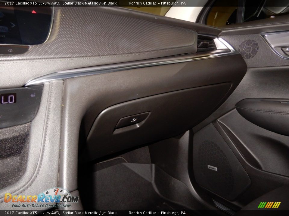 2017 Cadillac XT5 Luxury AWD Stellar Black Metallic / Jet Black Photo #21