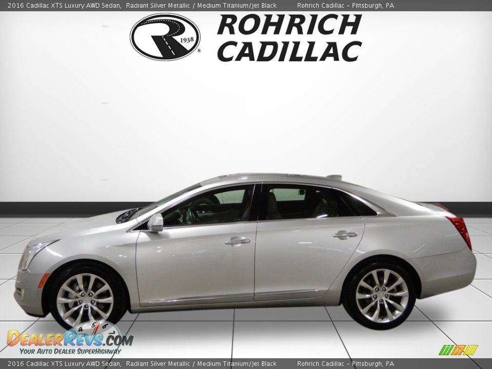 2016 Cadillac XTS Luxury AWD Sedan Radiant Silver Metallic / Medium Titanium/Jet Black Photo #2