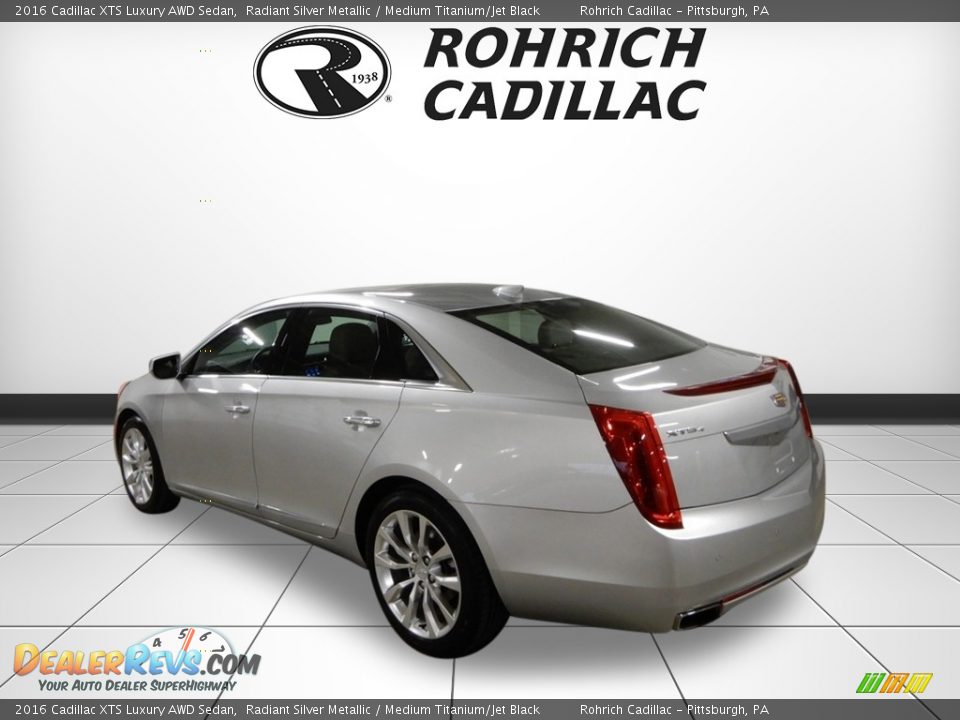 2016 Cadillac XTS Luxury AWD Sedan Radiant Silver Metallic / Medium Titanium/Jet Black Photo #3