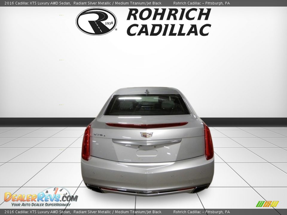 2016 Cadillac XTS Luxury AWD Sedan Radiant Silver Metallic / Medium Titanium/Jet Black Photo #4