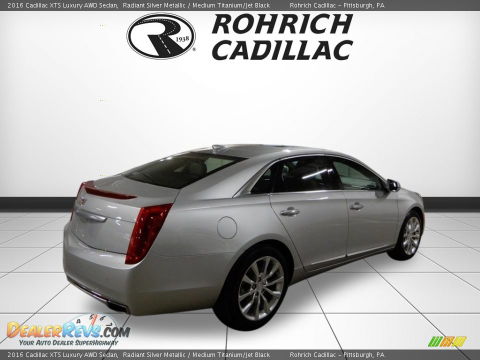 2016 Cadillac XTS Luxury AWD Sedan Radiant Silver Metallic / Medium Titanium/Jet Black Photo #5