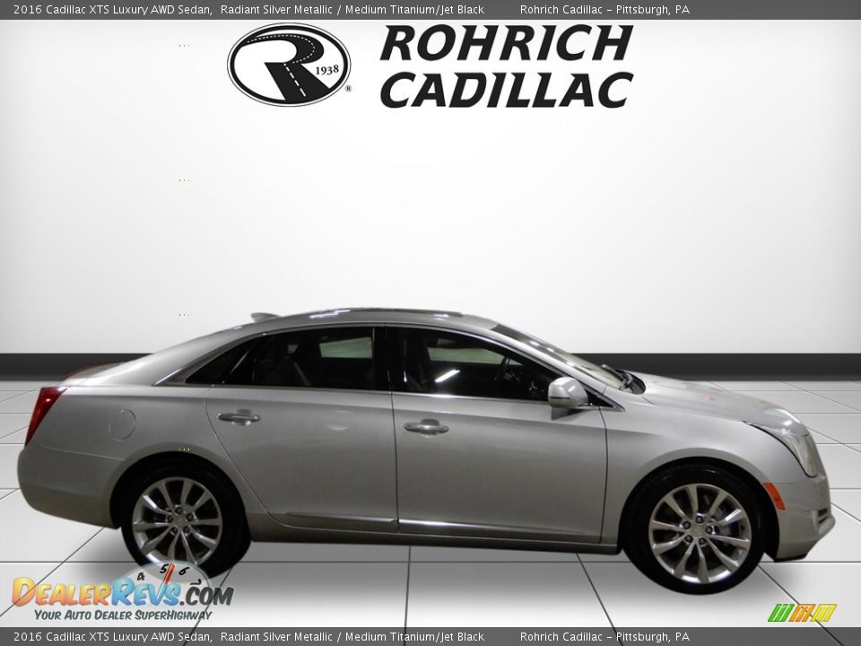 2016 Cadillac XTS Luxury AWD Sedan Radiant Silver Metallic / Medium Titanium/Jet Black Photo #6