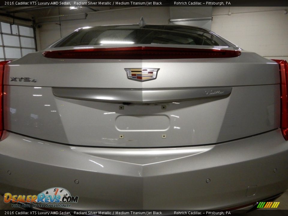 2016 Cadillac XTS Luxury AWD Sedan Radiant Silver Metallic / Medium Titanium/Jet Black Photo #13