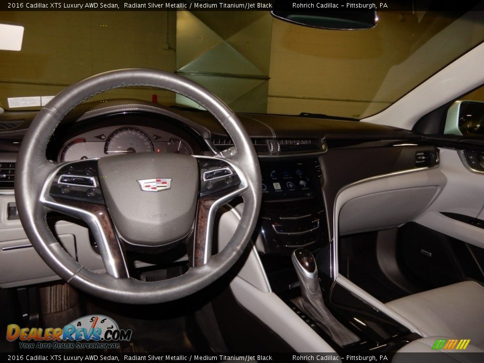 2016 Cadillac XTS Luxury AWD Sedan Radiant Silver Metallic / Medium Titanium/Jet Black Photo #16