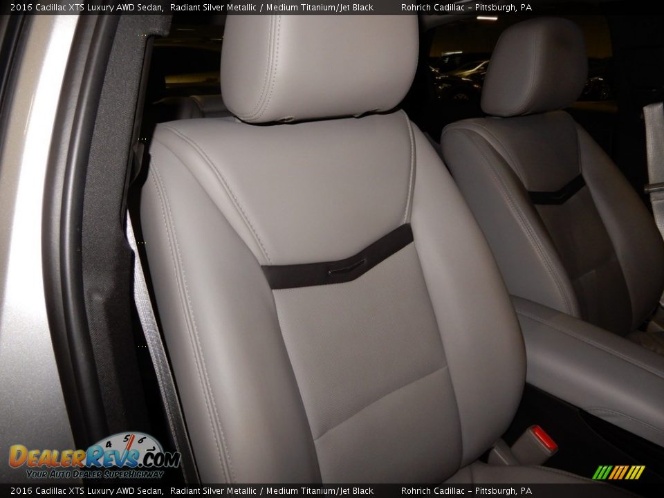 2016 Cadillac XTS Luxury AWD Sedan Radiant Silver Metallic / Medium Titanium/Jet Black Photo #19