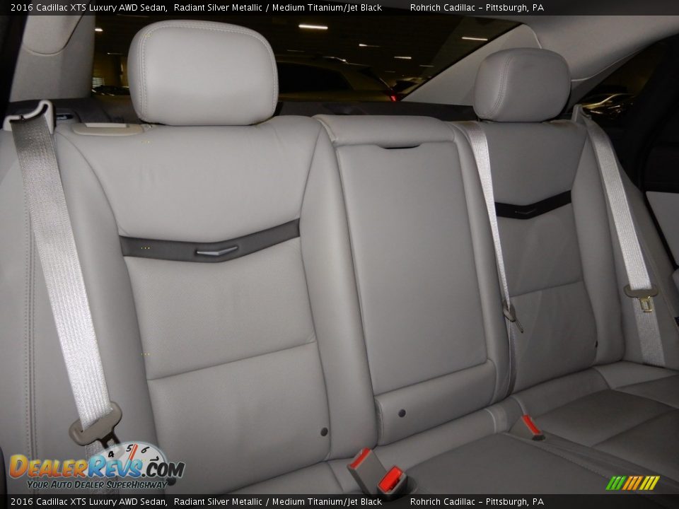 2016 Cadillac XTS Luxury AWD Sedan Radiant Silver Metallic / Medium Titanium/Jet Black Photo #20