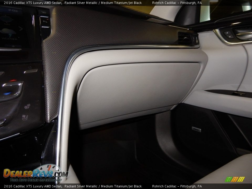 2016 Cadillac XTS Luxury AWD Sedan Radiant Silver Metallic / Medium Titanium/Jet Black Photo #21