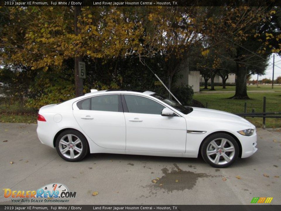 2019 Jaguar XE Premium Fuji White / Ebony Photo #6