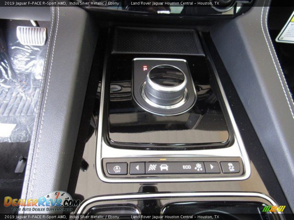 Controls of 2019 Jaguar F-PACE R-Sport AWD Photo #35