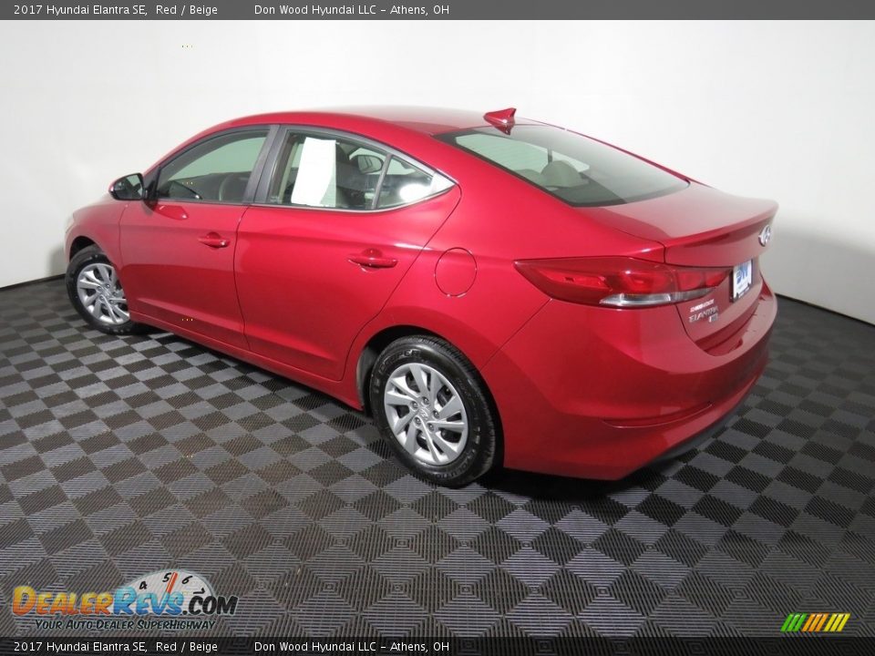 2017 Hyundai Elantra SE Red / Beige Photo #9