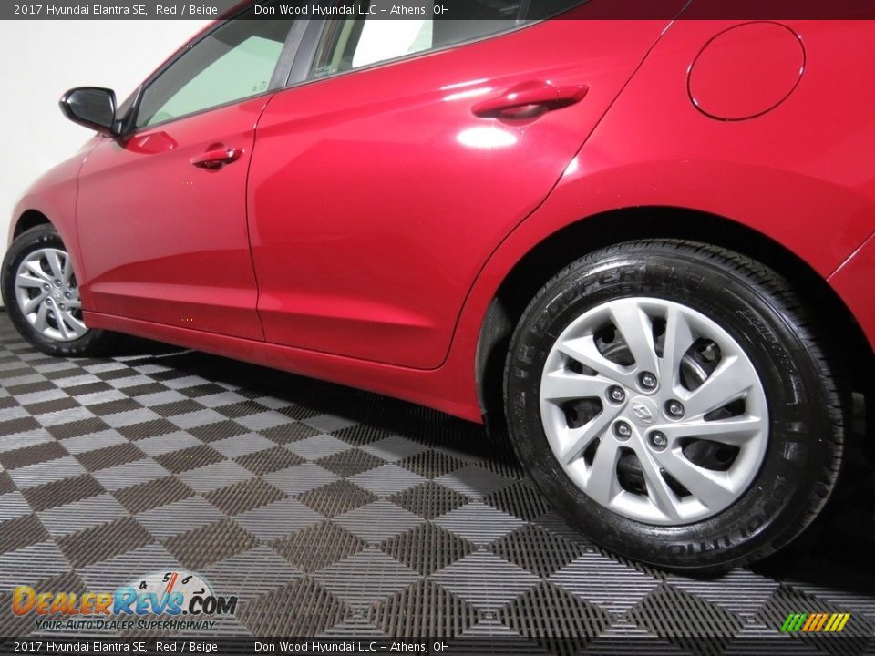 2017 Hyundai Elantra SE Red / Beige Photo #10