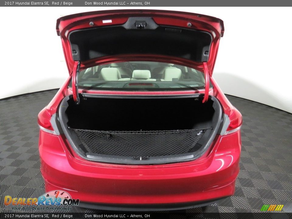 2017 Hyundai Elantra SE Red / Beige Photo #12