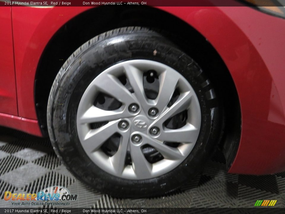 2017 Hyundai Elantra SE Red / Beige Photo #17