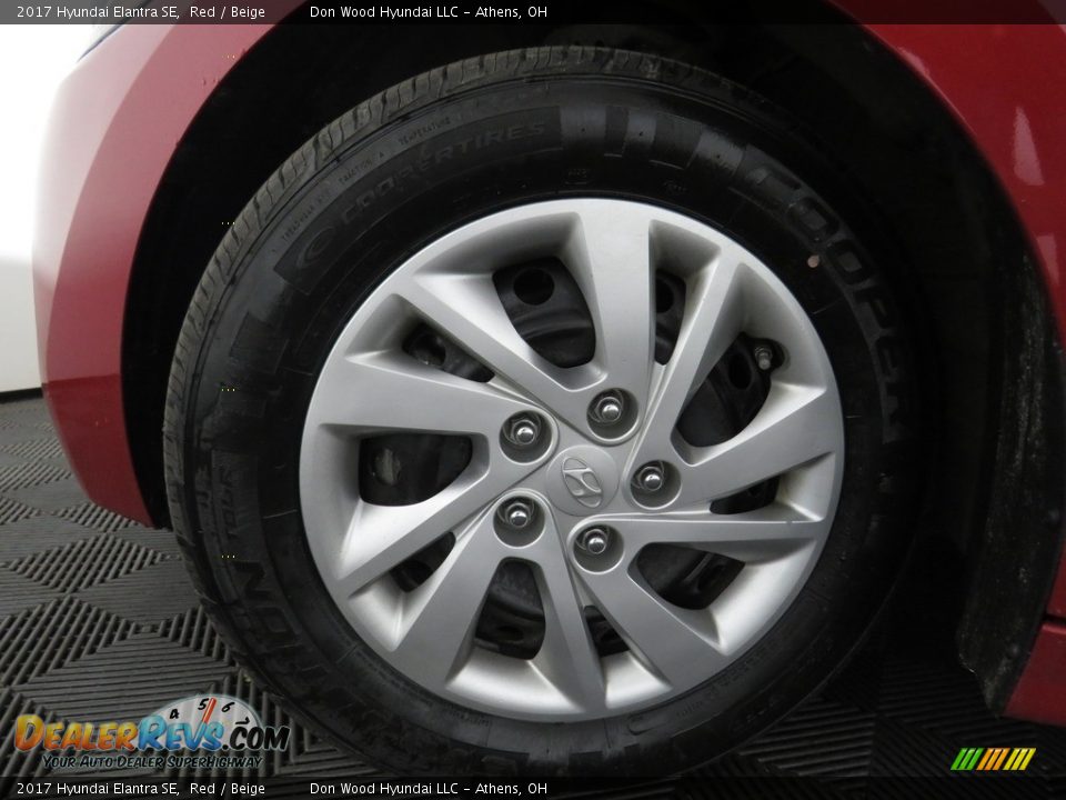 2017 Hyundai Elantra SE Red / Beige Photo #18