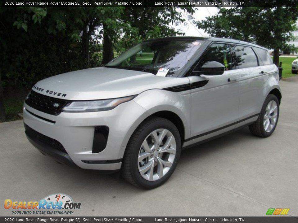 Front 3/4 View of 2020 Land Rover Range Rover Evoque SE Photo #10