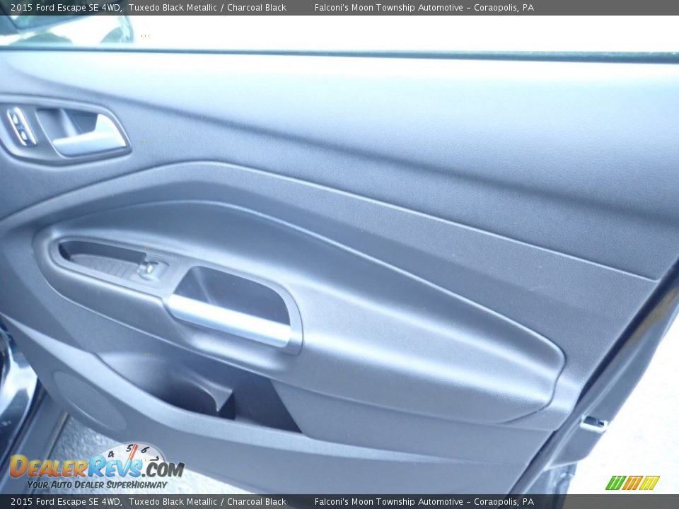 2015 Ford Escape SE 4WD Tuxedo Black Metallic / Charcoal Black Photo #13