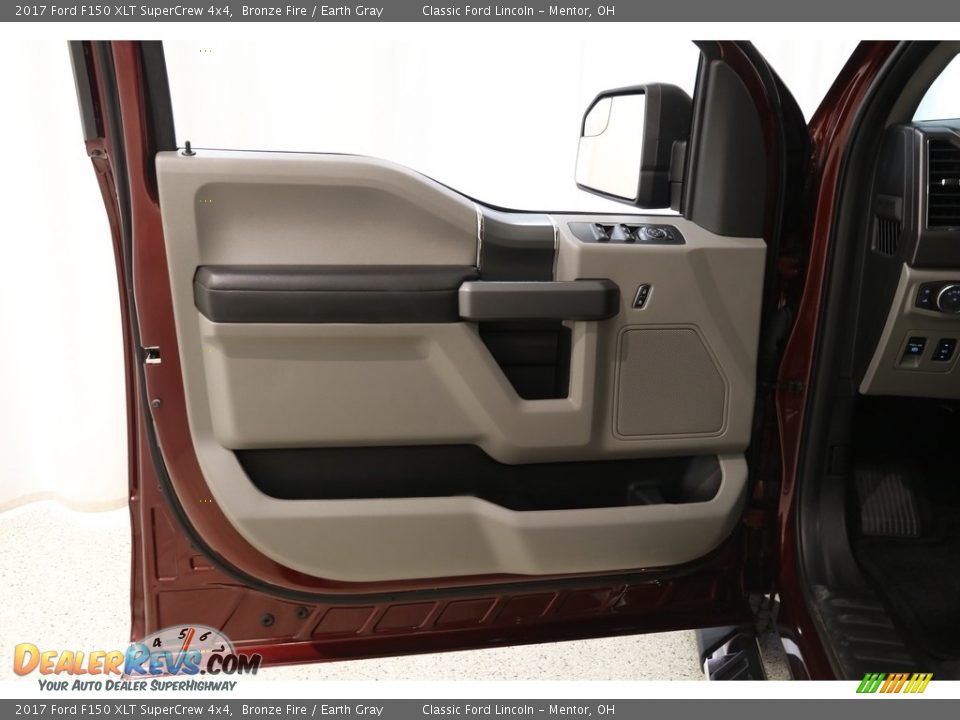 2017 Ford F150 XLT SuperCrew 4x4 Bronze Fire / Earth Gray Photo #5