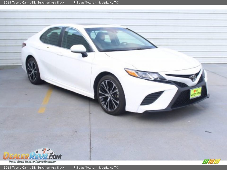 2018 Toyota Camry SE Super White / Black Photo #2