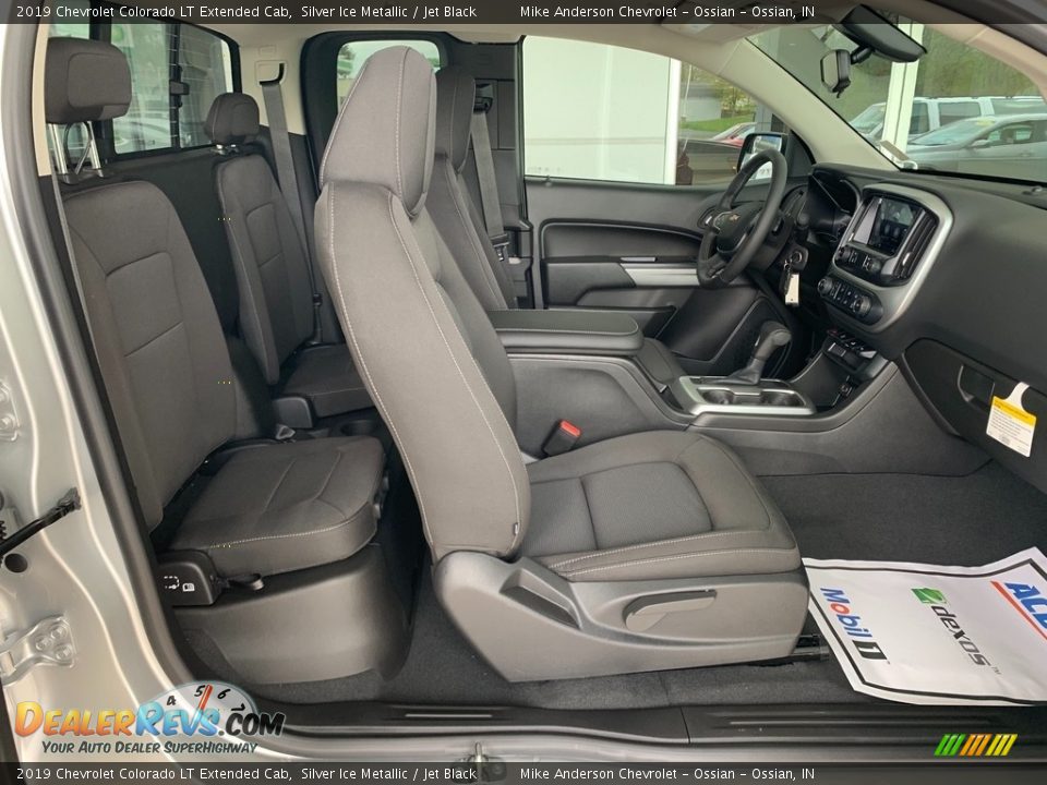 Front Seat of 2019 Chevrolet Colorado LT Extended Cab Photo #10