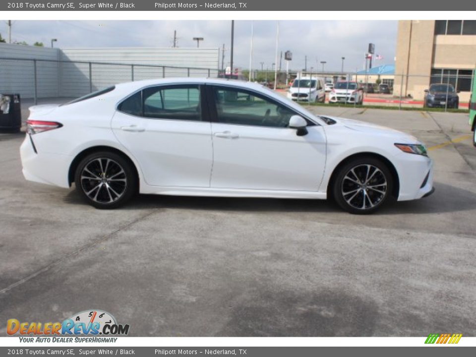 2018 Toyota Camry SE Super White / Black Photo #10