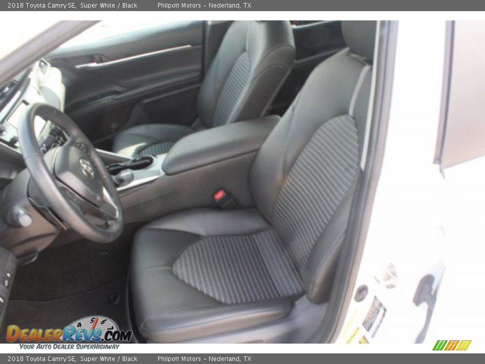 2018 Toyota Camry SE Super White / Black Photo #12