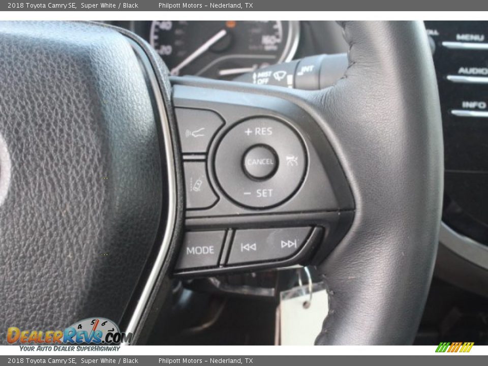 2018 Toyota Camry SE Super White / Black Photo #18