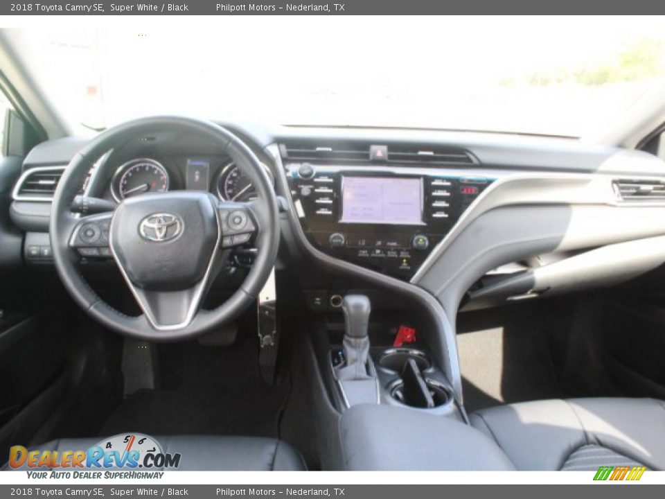 2018 Toyota Camry SE Super White / Black Photo #21