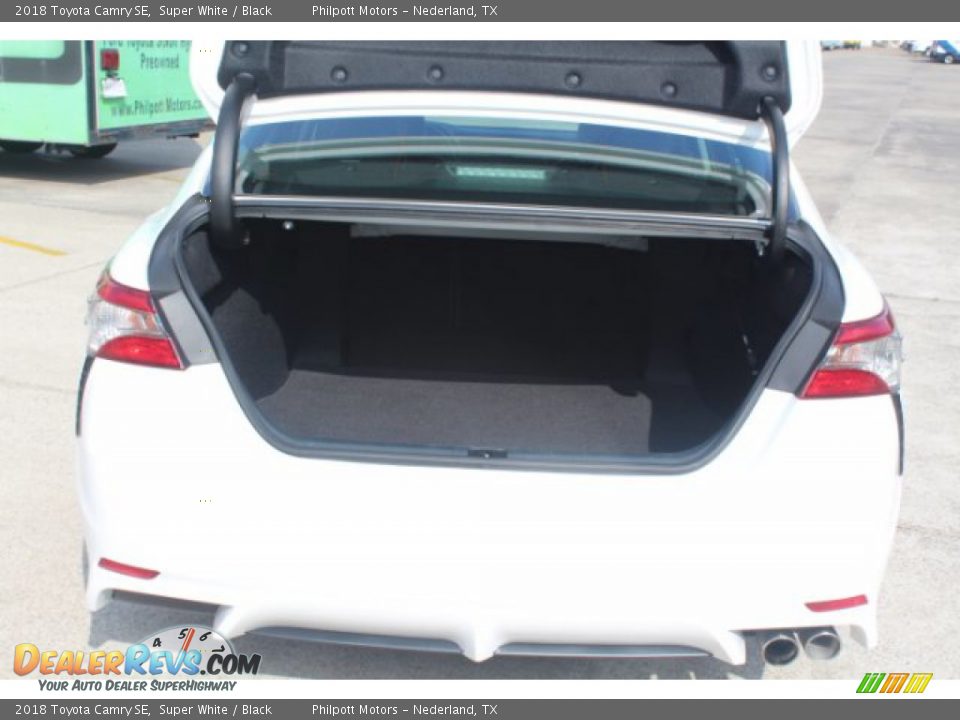 2018 Toyota Camry SE Super White / Black Photo #23
