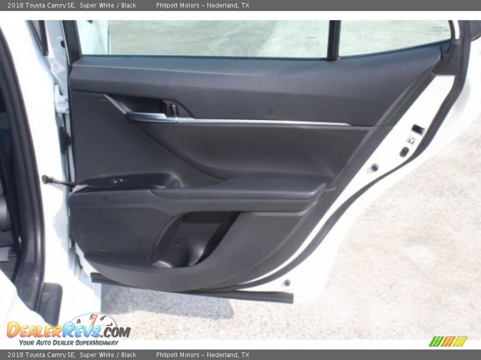 2018 Toyota Camry SE Super White / Black Photo #24