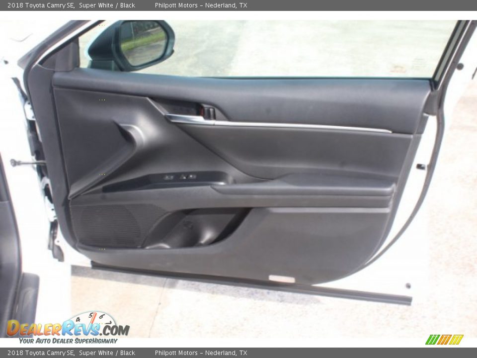 2018 Toyota Camry SE Super White / Black Photo #26