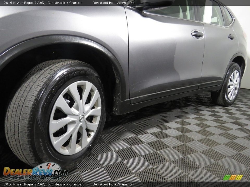 2016 Nissan Rogue S AWD Gun Metallic / Charcoal Photo #8
