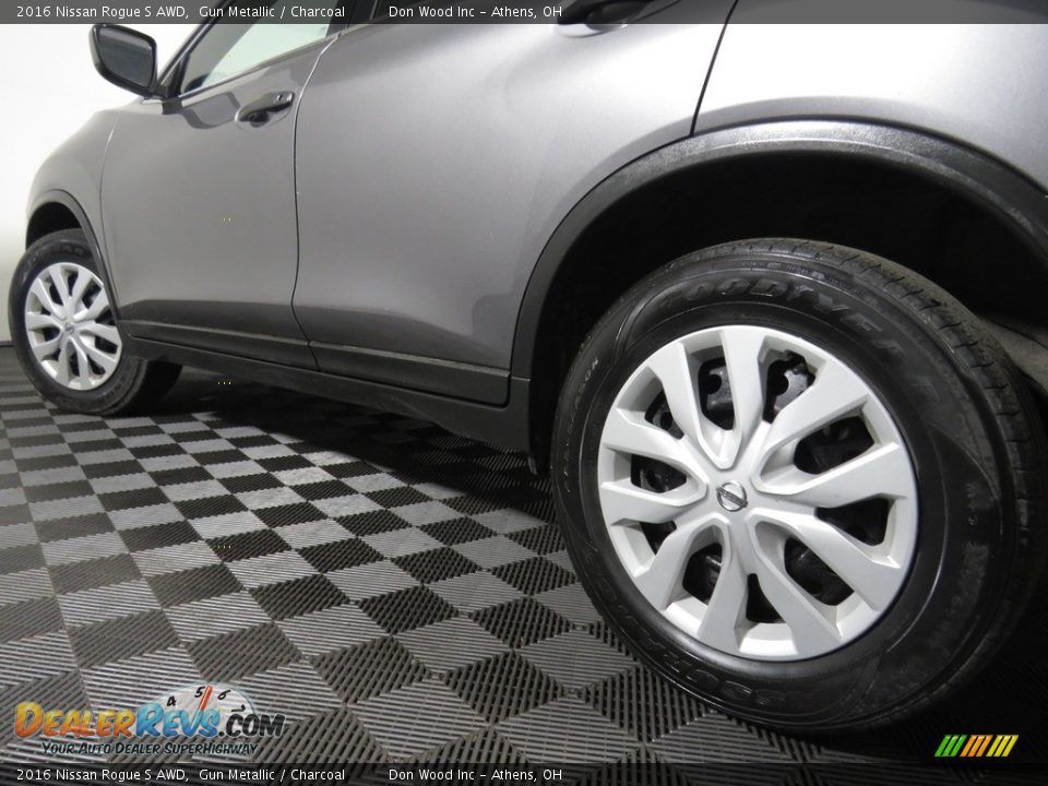 2016 Nissan Rogue S AWD Gun Metallic / Charcoal Photo #10