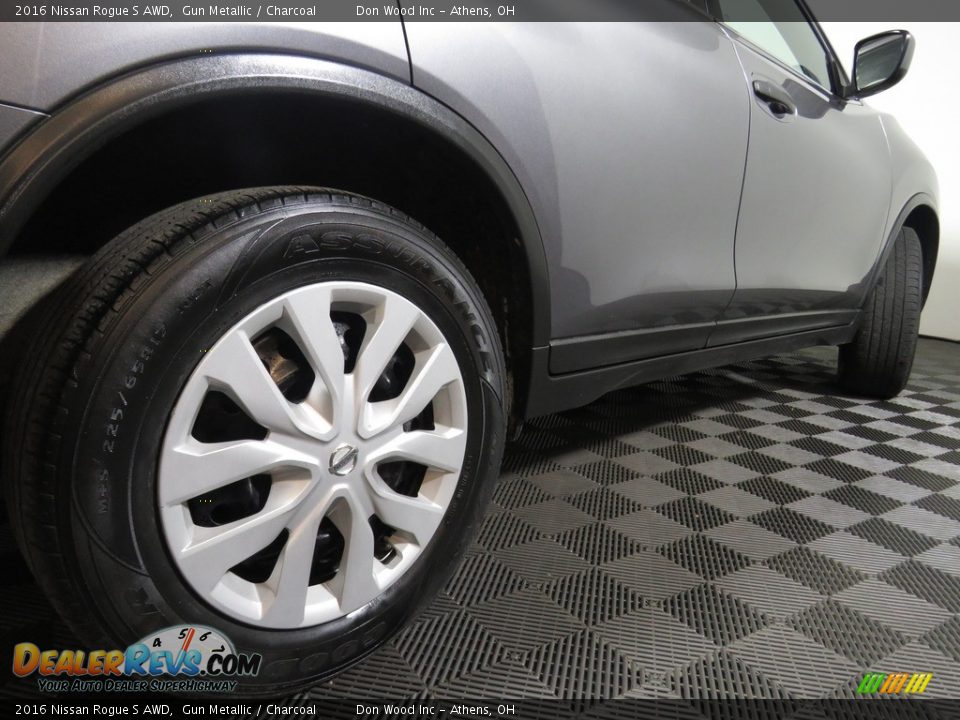 2016 Nissan Rogue S AWD Gun Metallic / Charcoal Photo #16