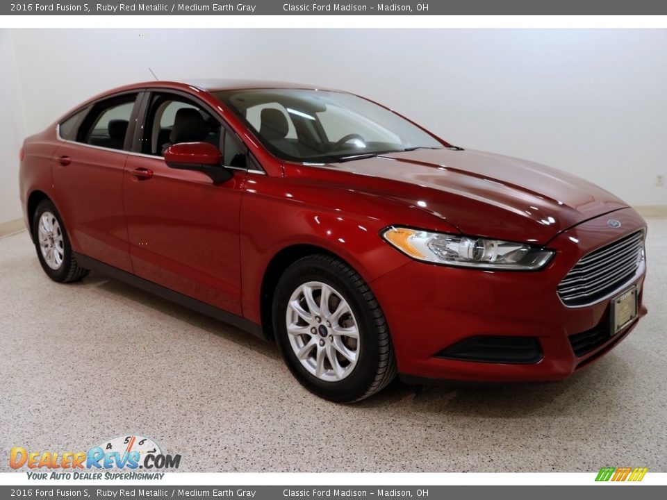 2016 Ford Fusion S Ruby Red Metallic / Medium Earth Gray Photo #1