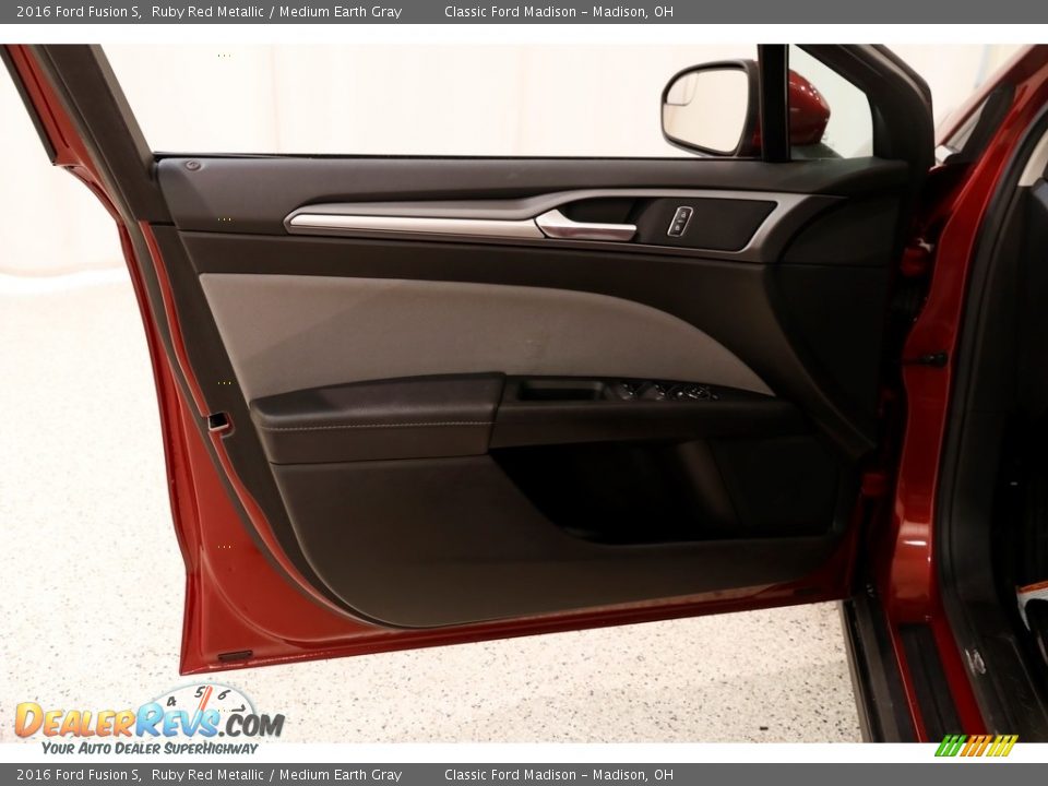 2016 Ford Fusion S Ruby Red Metallic / Medium Earth Gray Photo #4