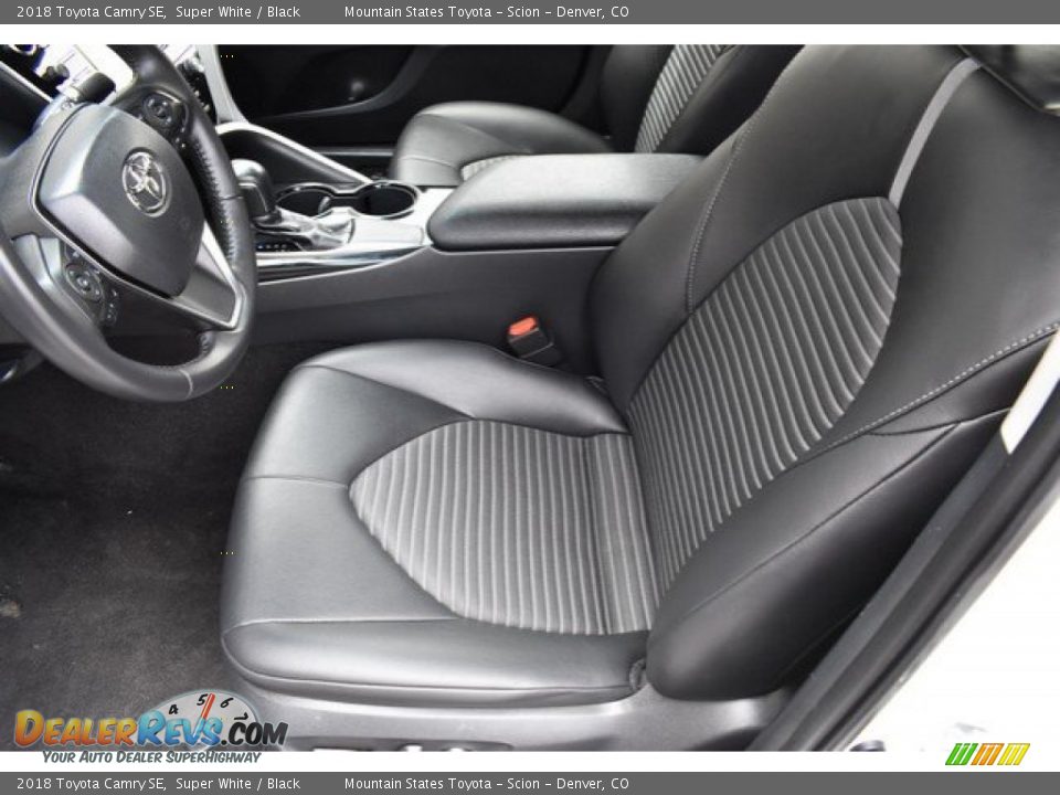 2018 Toyota Camry SE Super White / Black Photo #11